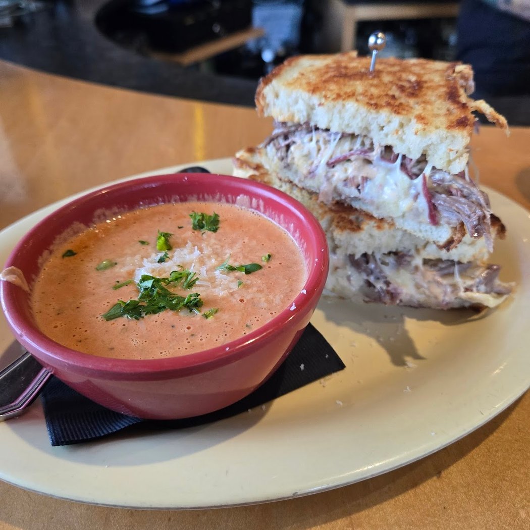 Watershed Pub & Kitchen 1
