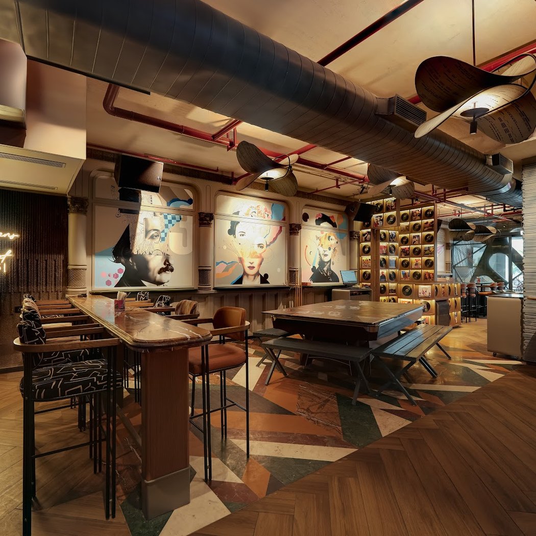 145 Cafe & Bar 2