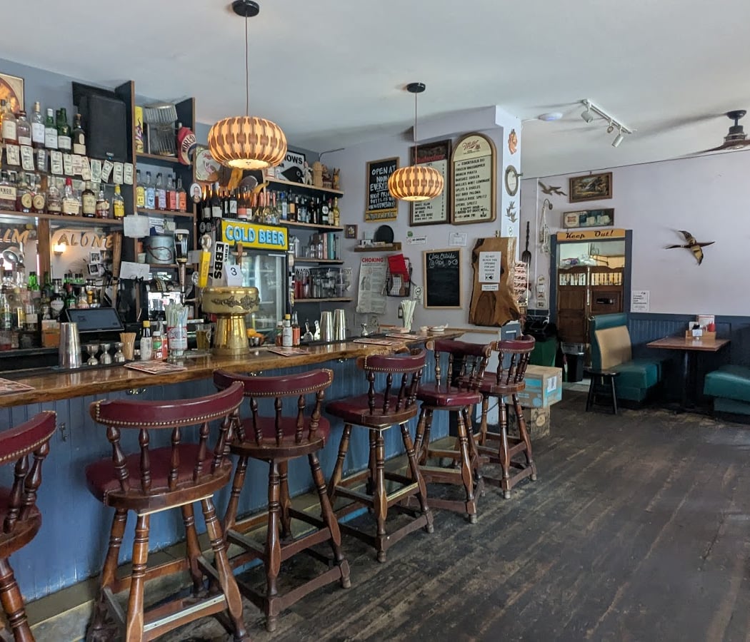 Minnows Bar 5