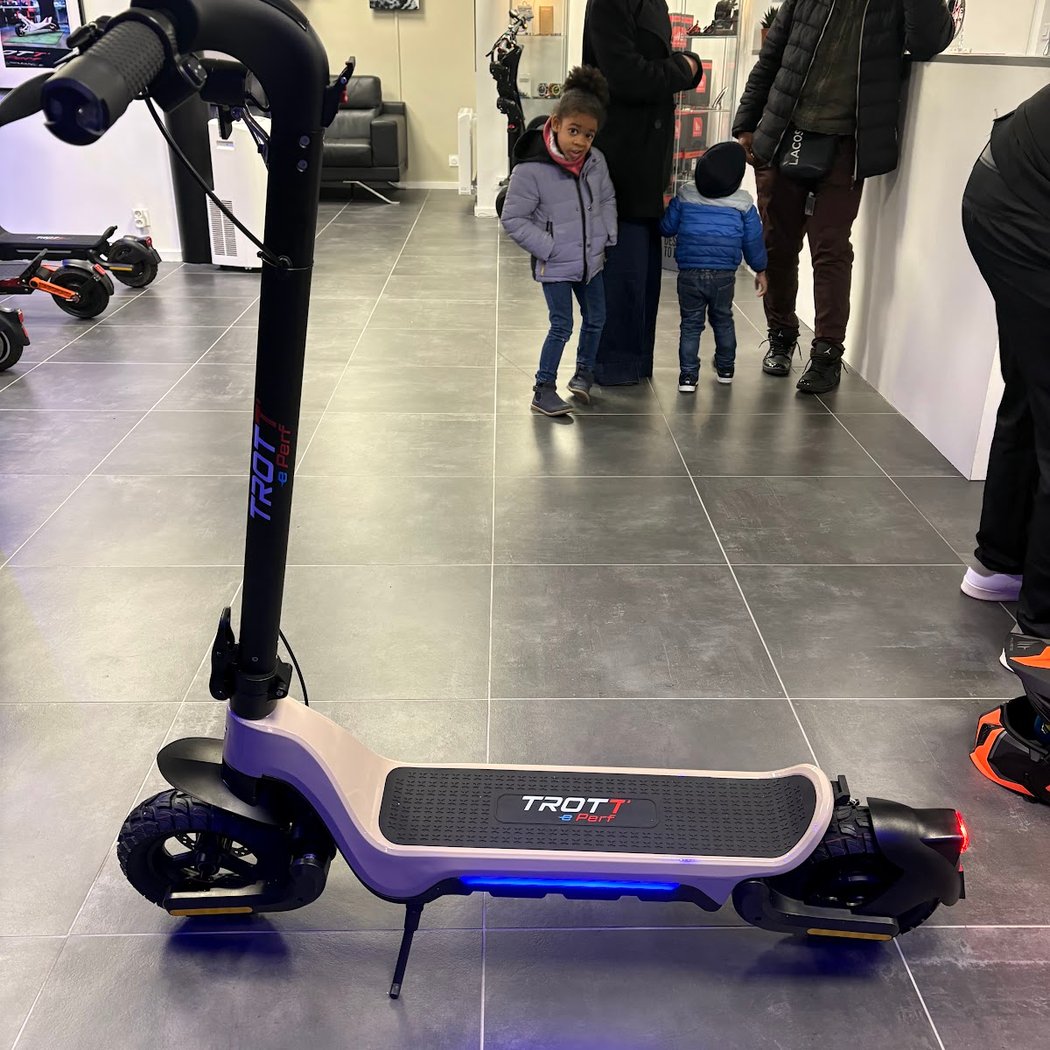 Trott e Perf Store® ORLÉANS - Spécialiste Trottinette Électrique - Vente & Réparation 4