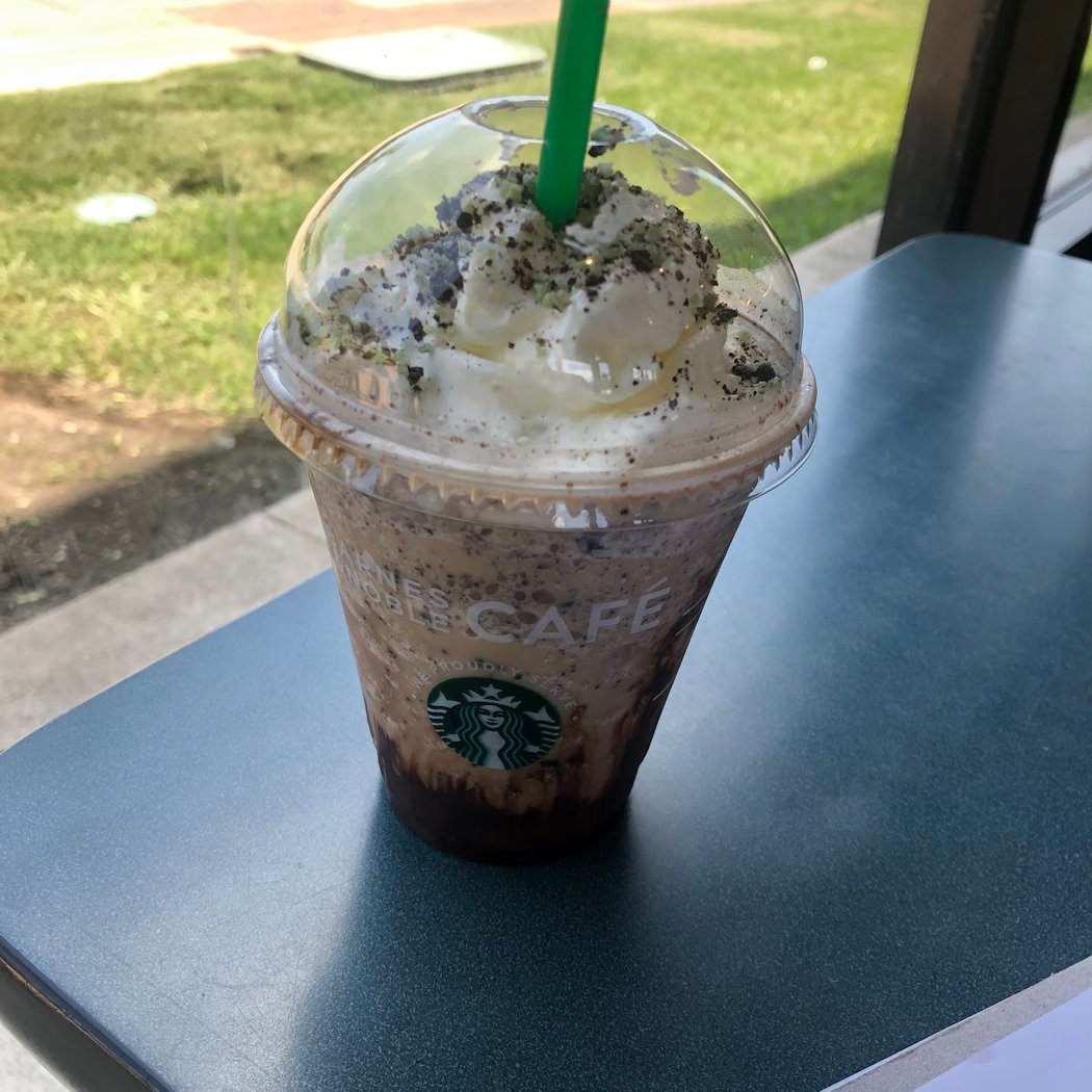 Barnes & noble café serving Starbucks 1
