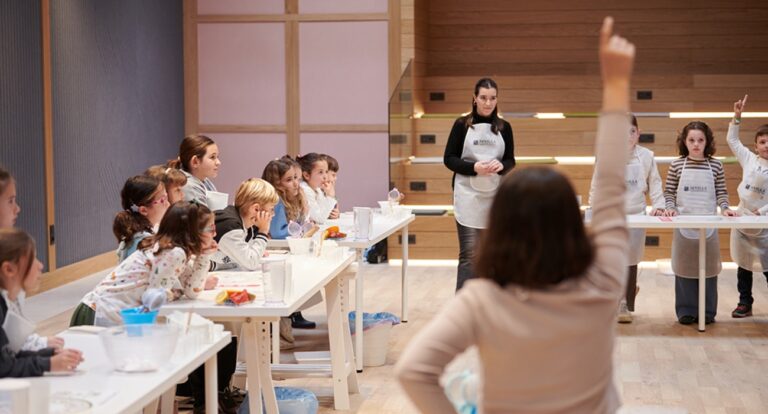 Talleres infantiles gratuitos de ciencia y creatividad en la Fashion Club Week 1