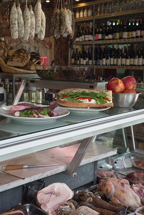 O Divine Grocery 1