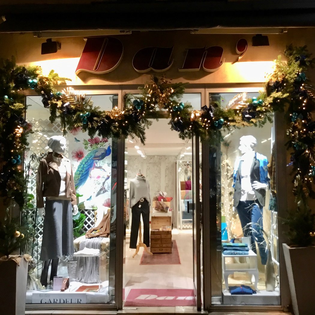 Dan Boutique 2