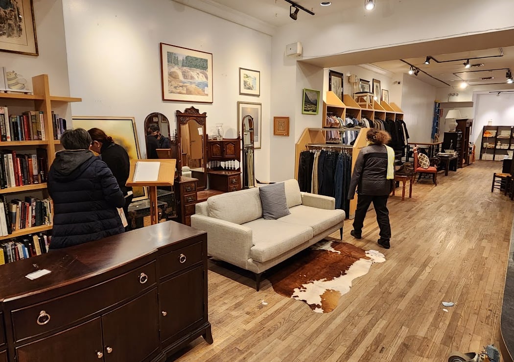 Housing Works Thrift Shops - Columbus & 74th St 3