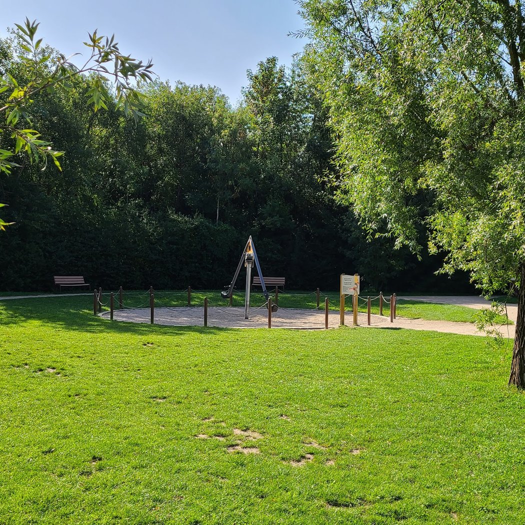 Aire de Jeux du parc de la haute île 2