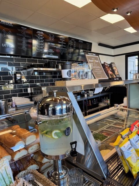 MO's deli & cafe 3