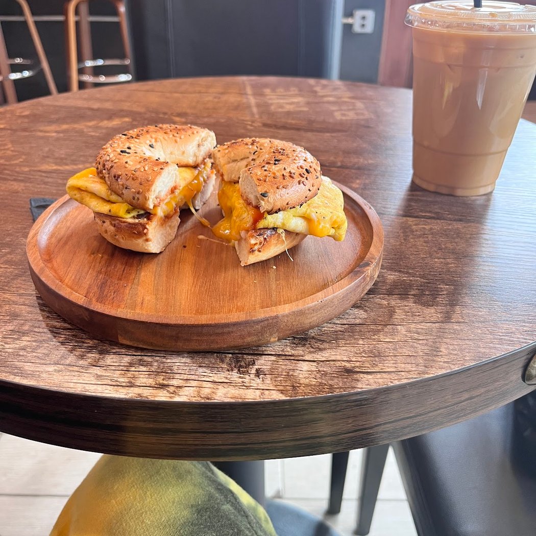 Ridgewood’s Cafe & Lounge 1