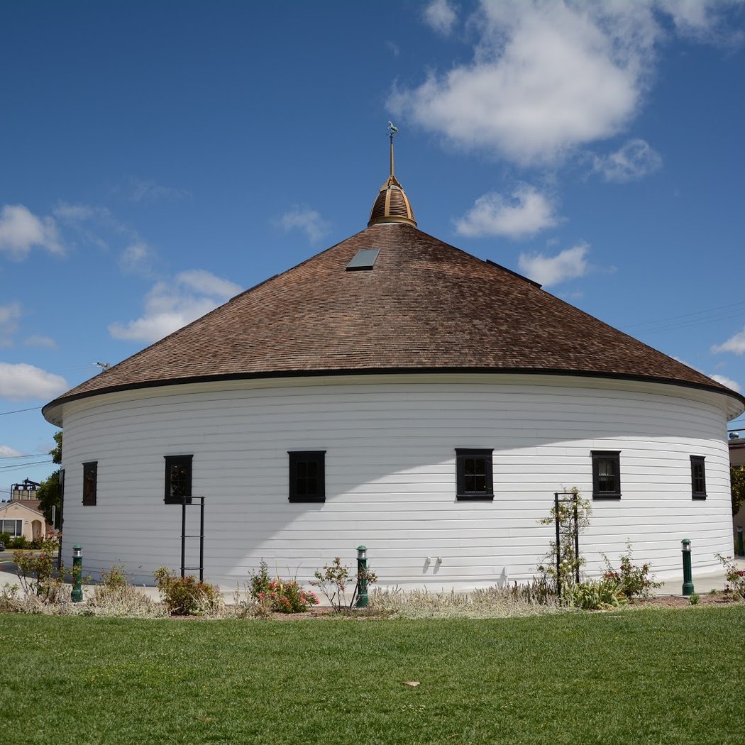 DeTurk Round Barn 3