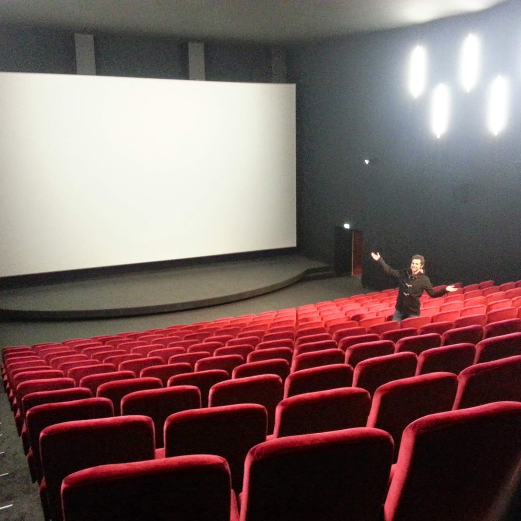 Visites guidées du théâtre et du cinéma Louis-Daquin 1