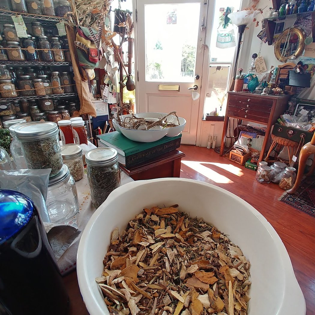 Alembique Apothecary 2
