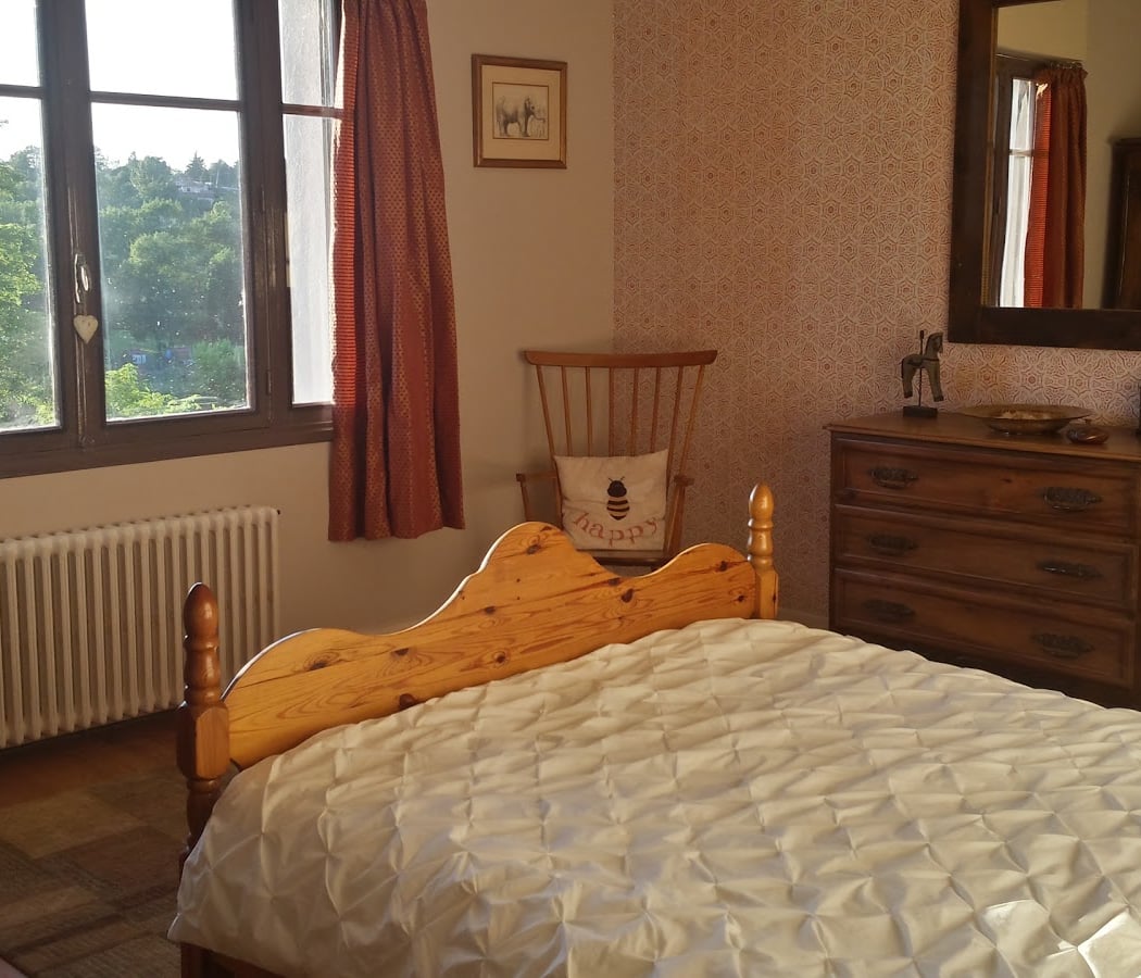 13 Bees Chambre d'Hote (B&B) and Beekeeping Holidays 1