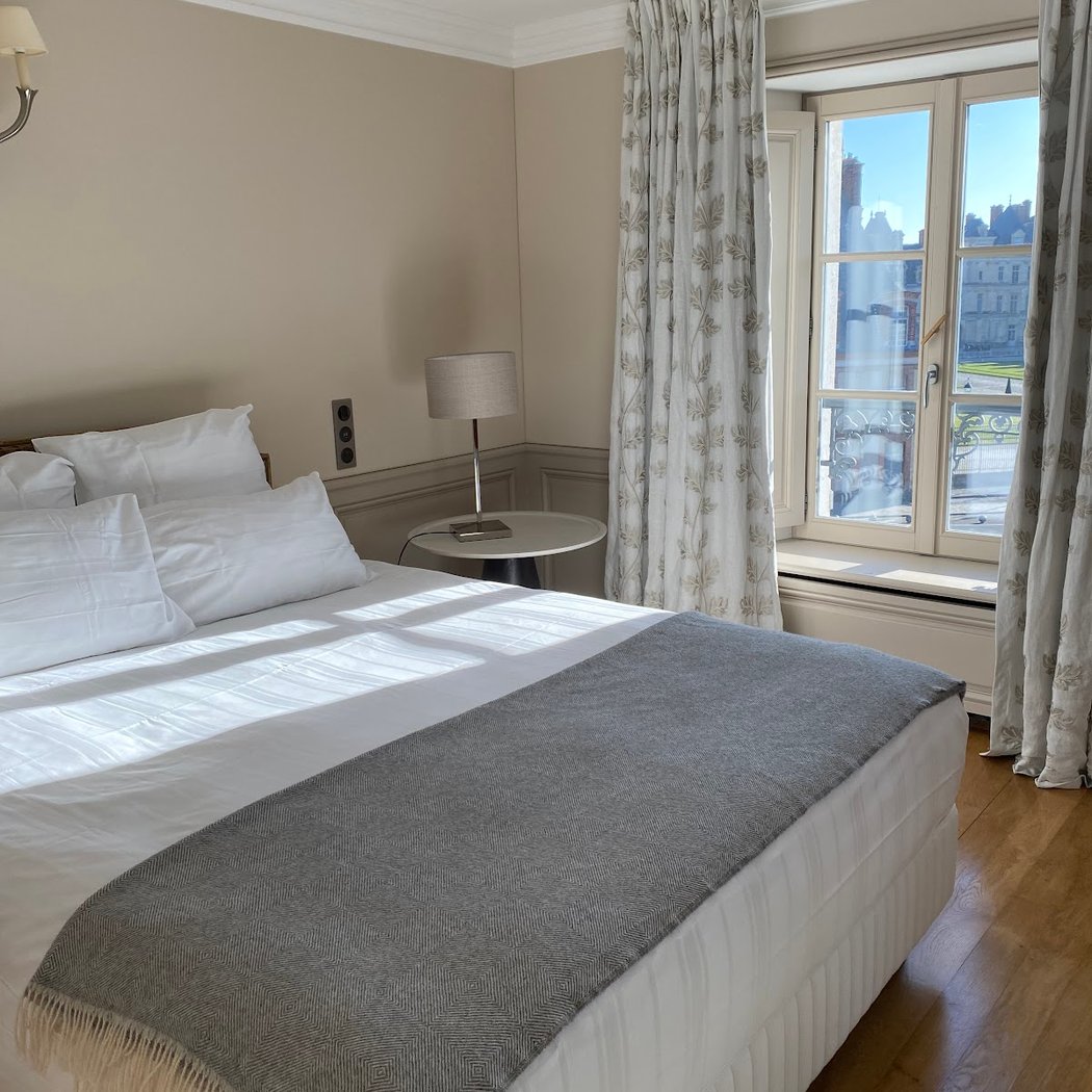 Hôtel de Londres · Hôtel à Fontainebleau 1