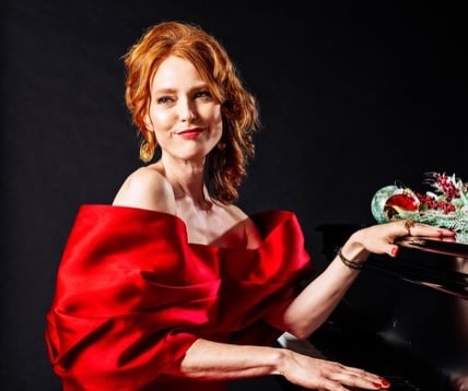 Christmas with Alicia Witt 1