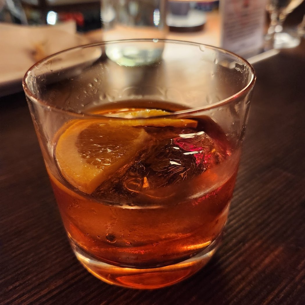 Bar Veloce 1