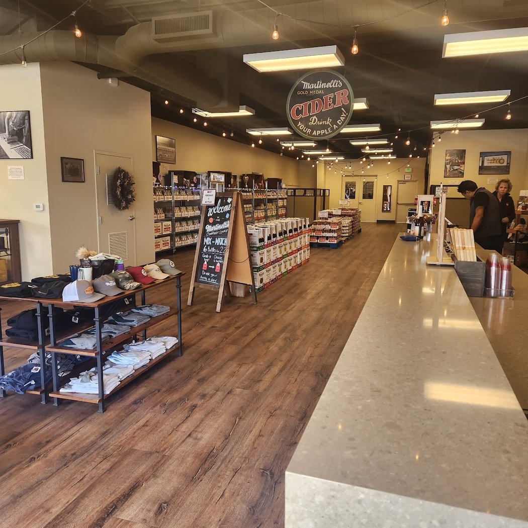 Martinelli's Company Store 3
