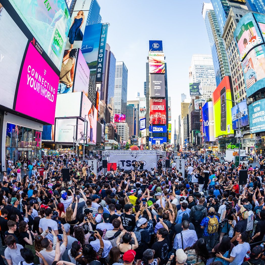 Times Square Live (TSQ Live) 2
