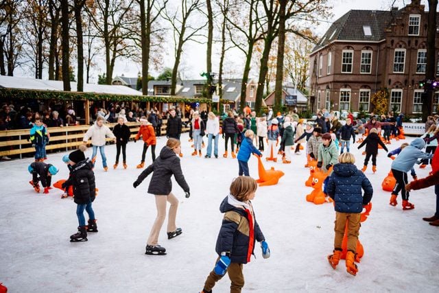 Winter Village Laren 1