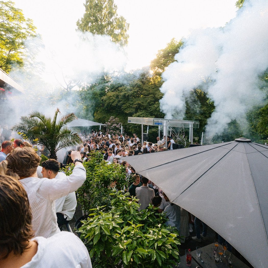 SUNDAY SUNDOWNER | SINGLES ONLY 2