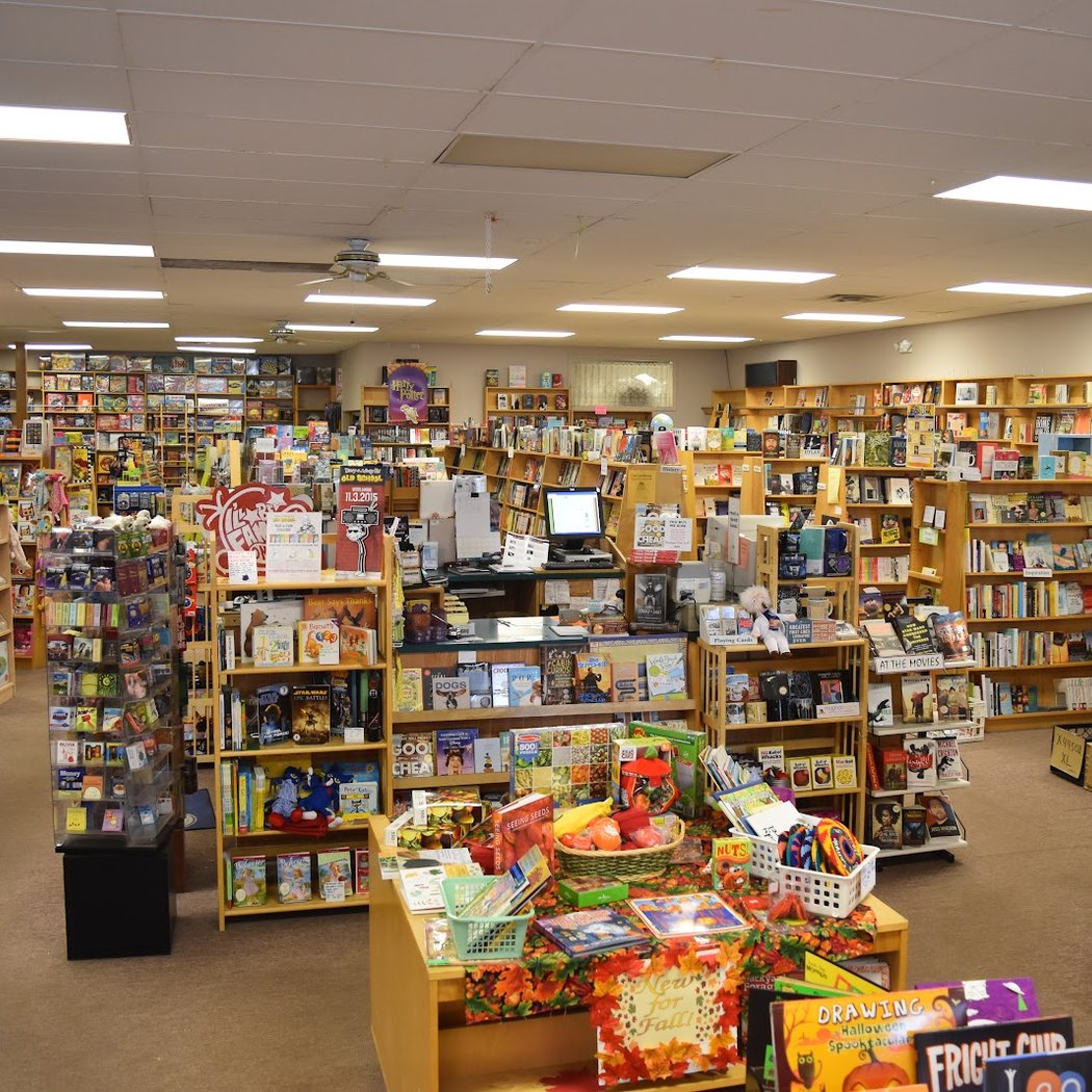 Lift Bridge Book Shop 3