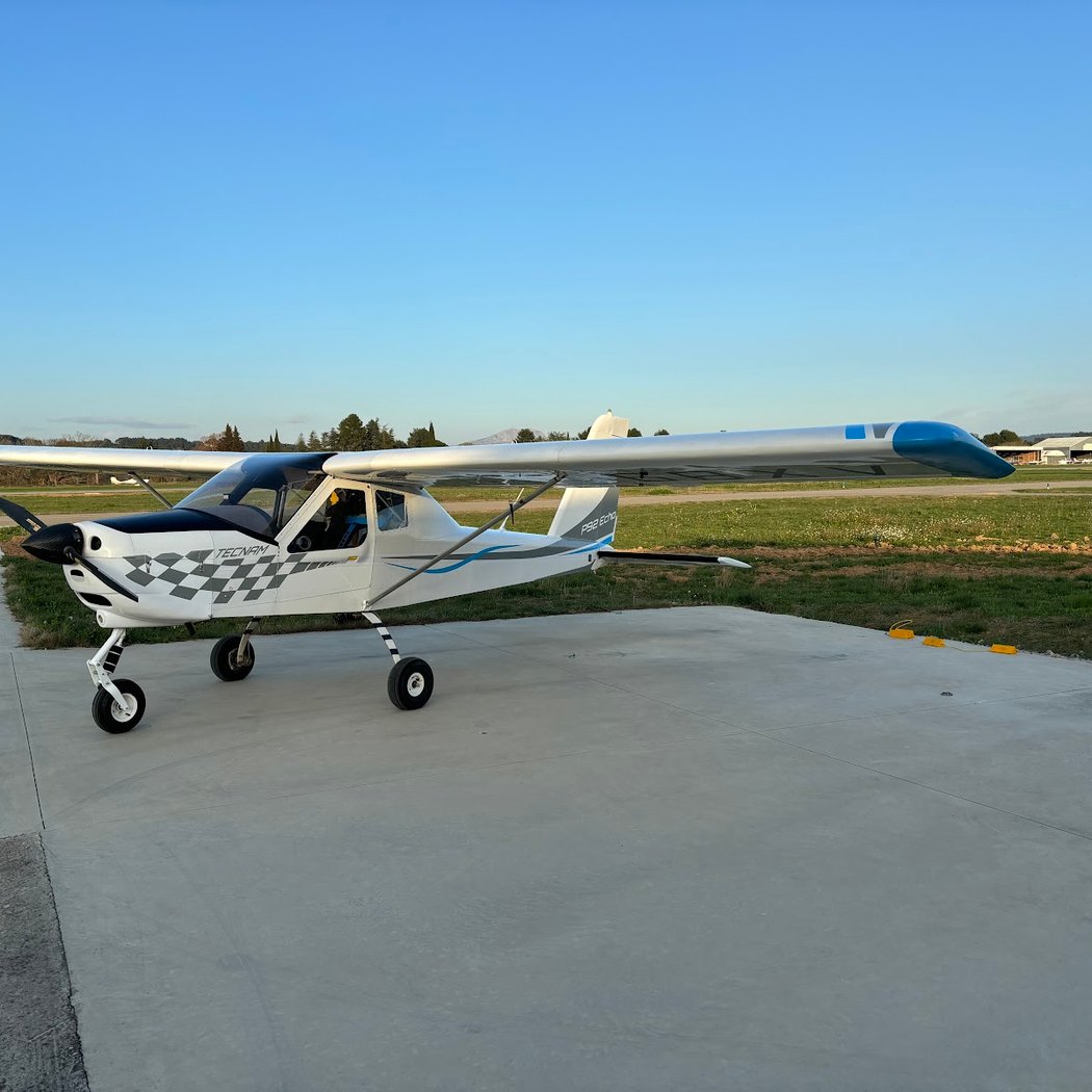CASTELLET ULM - ECOLE DE PILOTAGE - BAPTEME DE L'AIR - INITIATION AU PILOTAGE 2