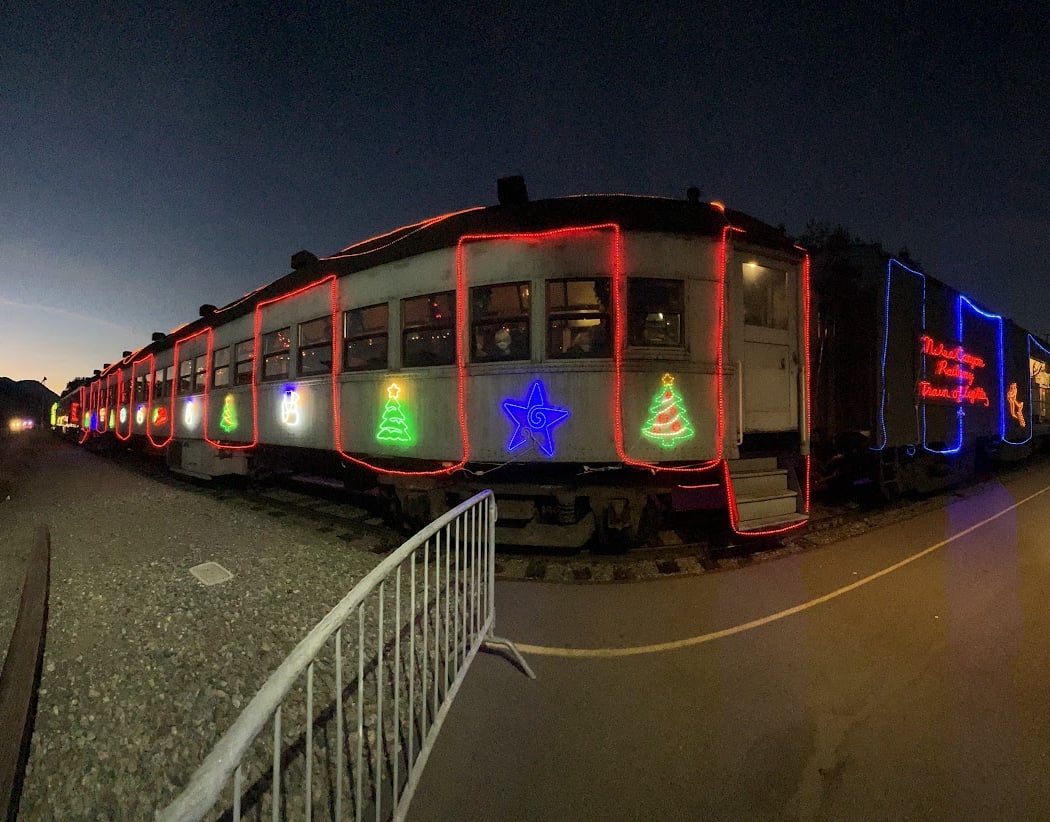 Train of Lights 3