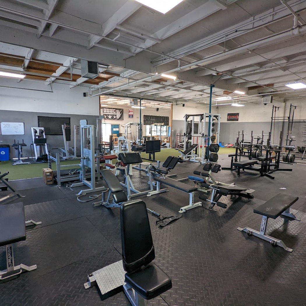 Boss Barbell Club 2