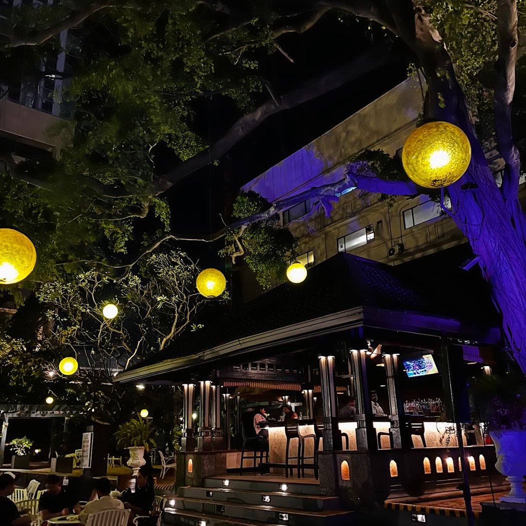 The Breeze Bar 4