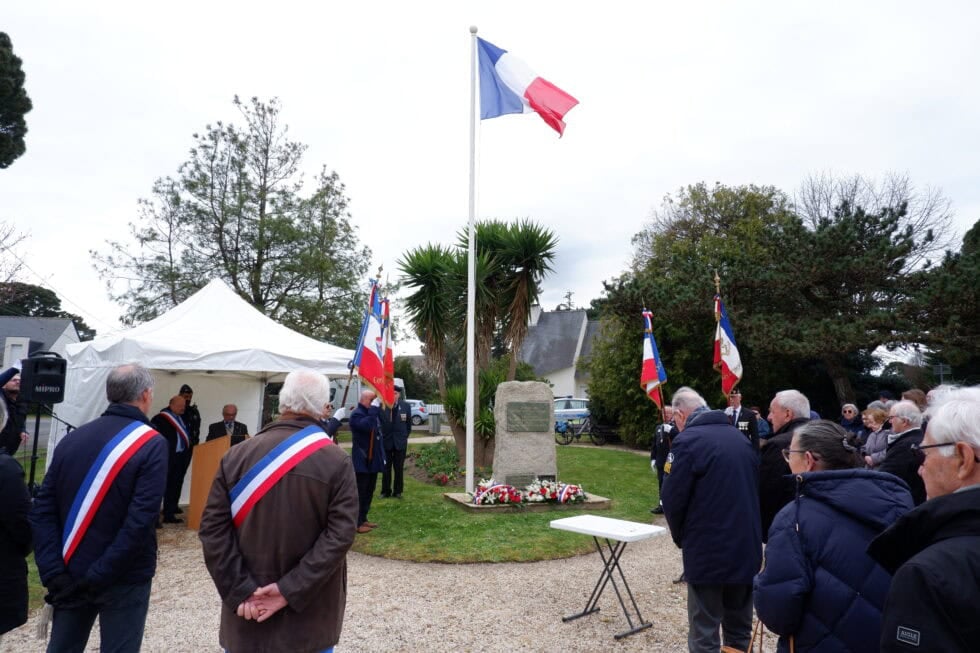 CÉRÉMONIE PATRIOTIQUE 1