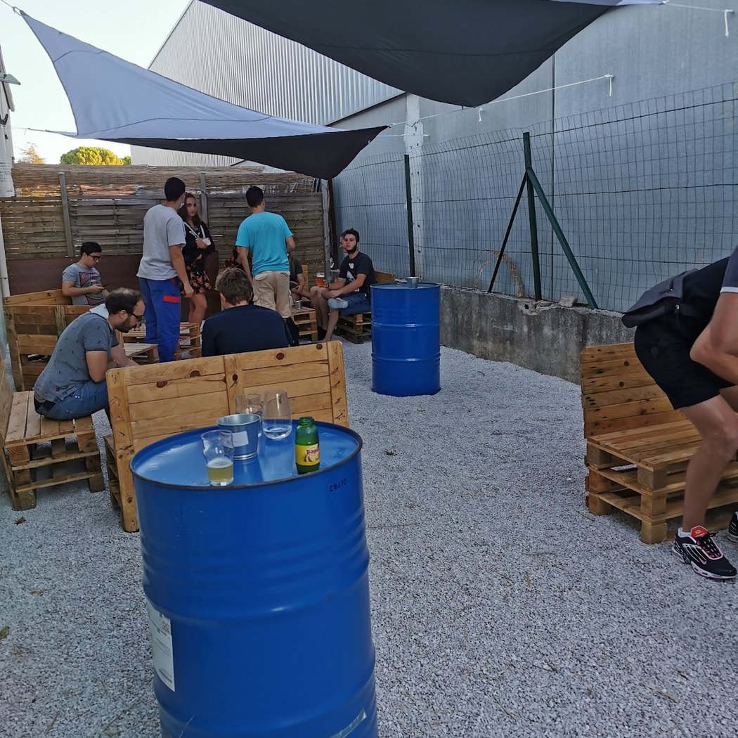 Le hangar à bières 1