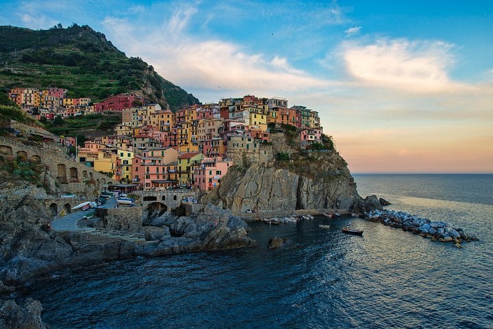 Private Cinque Terre Day Trip and ferries between two towns 1