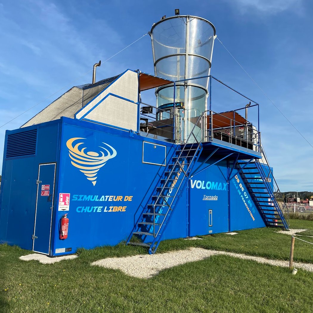 VOLOMAX - Saut en parachute - Pujaut - Avignon - Simulateur de chute libre - Stage PAC 2