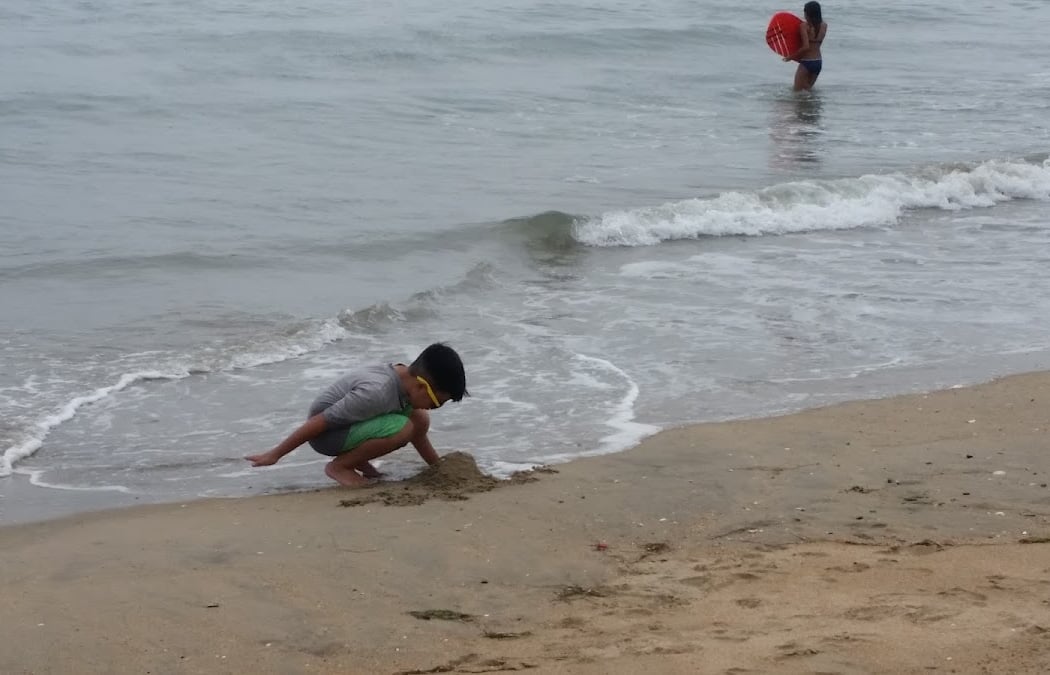 Family Beach Day 3