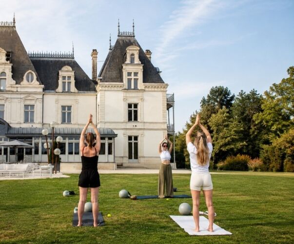 Cours de Yoga au cœur des jardins du Château de Maubreuil