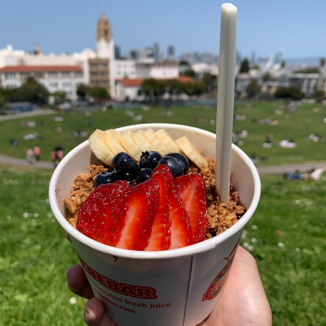 Bebebar açaí and sandwiches 1
