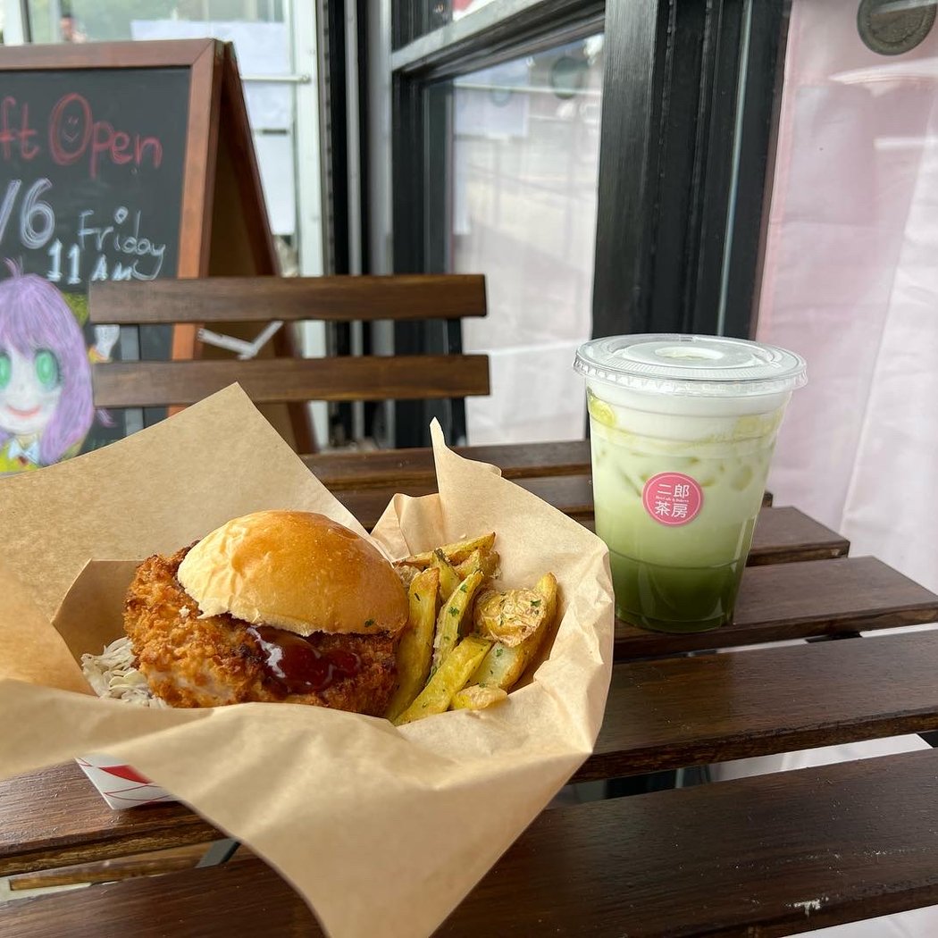 Jiro Cafe & Bakery 2