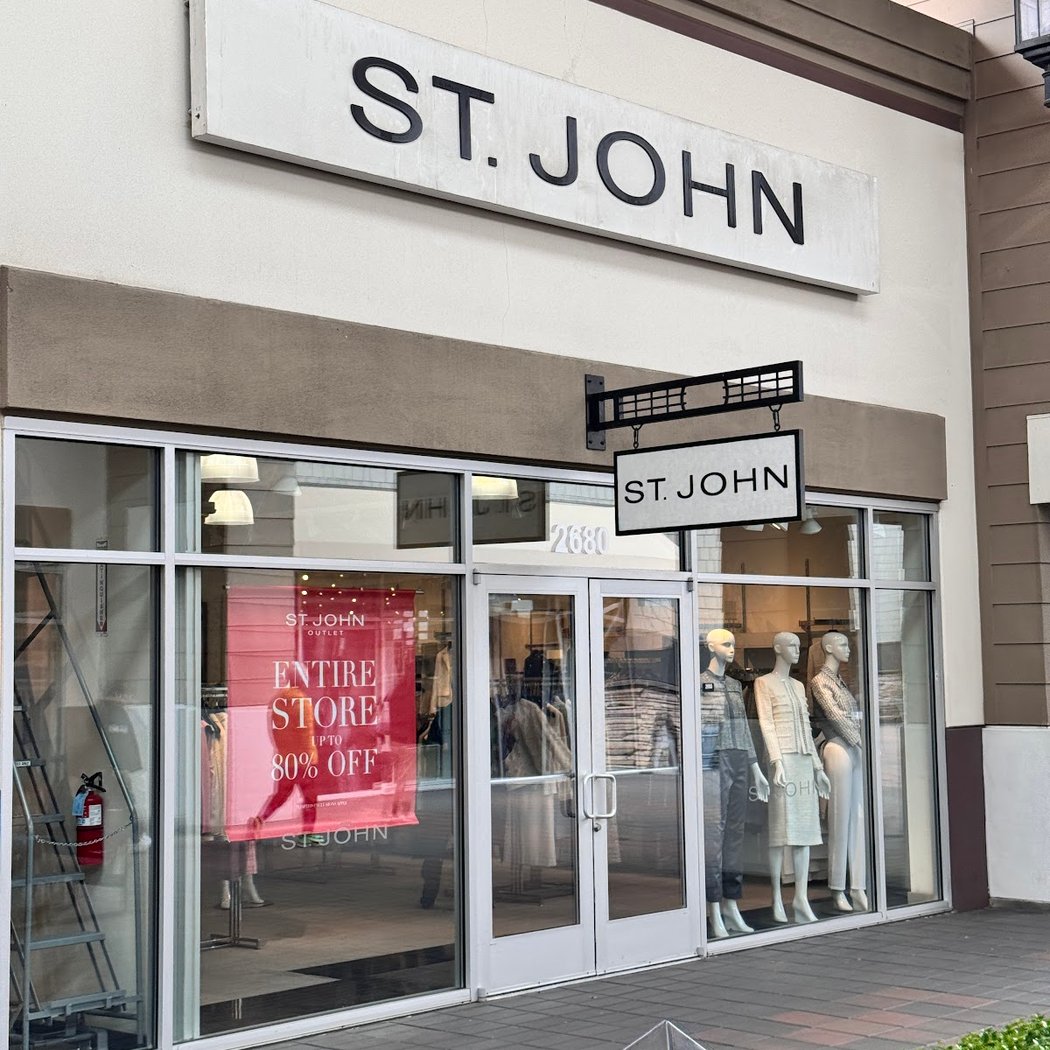 St. John Knits Outlet 1