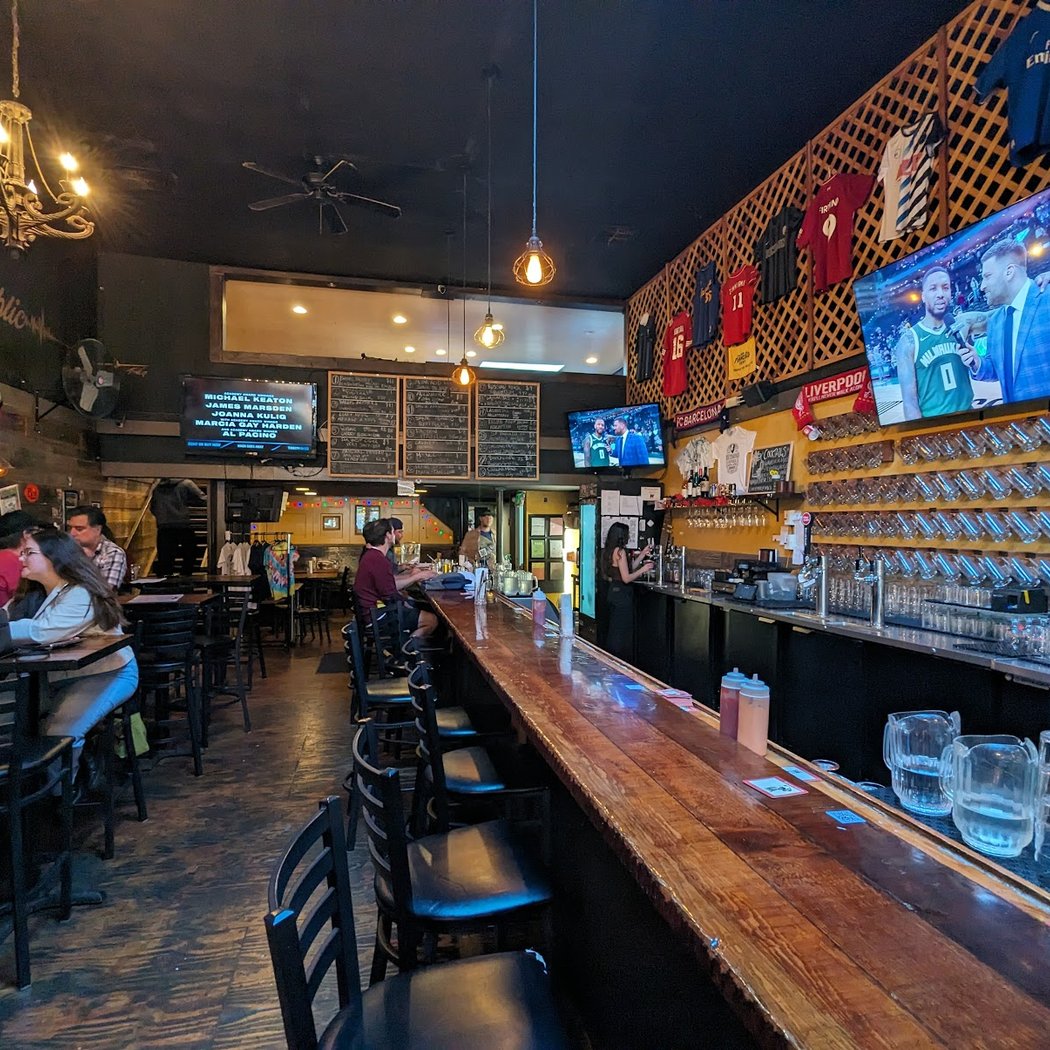 Russian River Brewing Tap Takeover and Doggy Social 3