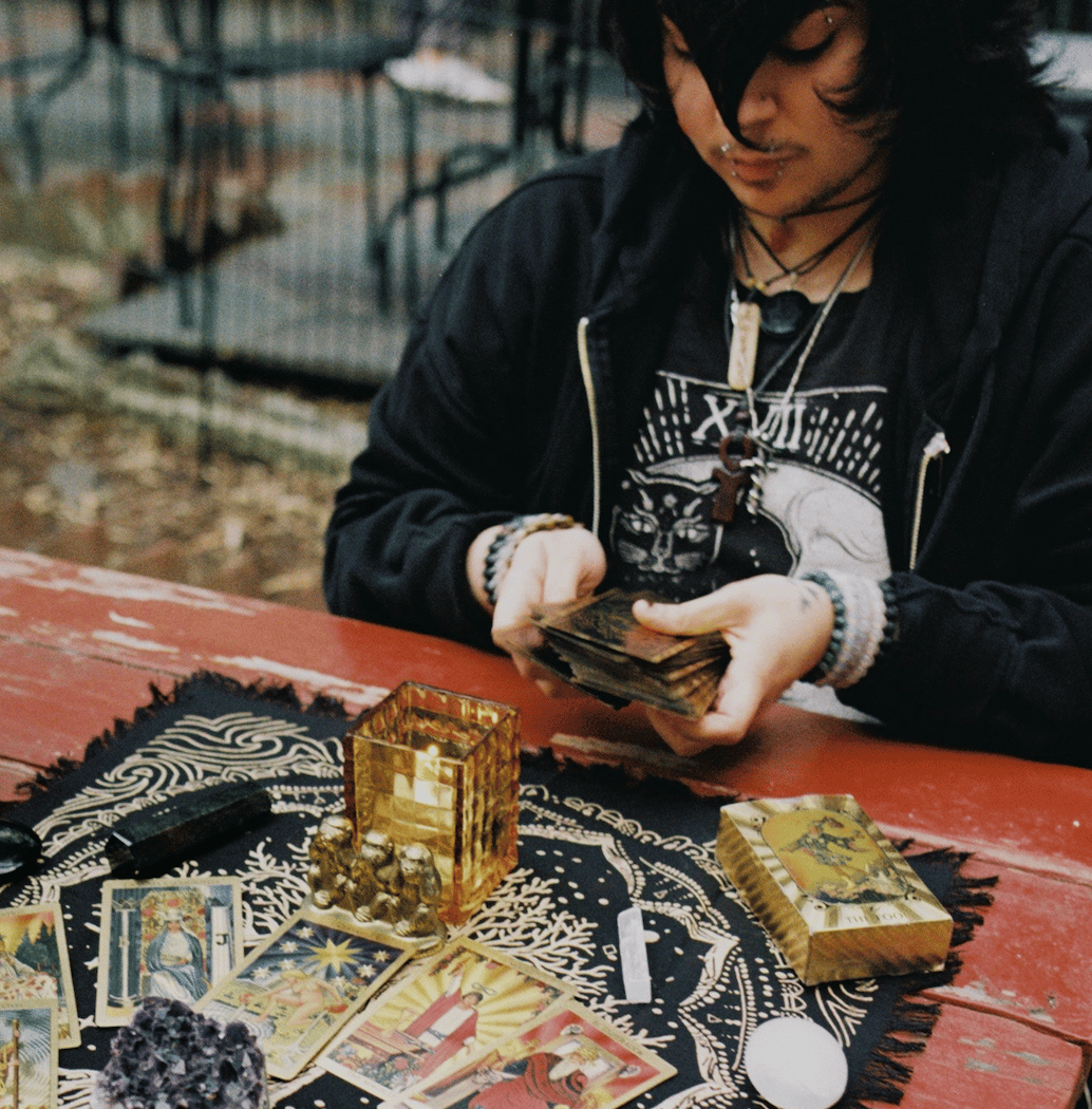 Celestial Sundays: Tarot Readings by Felipe
