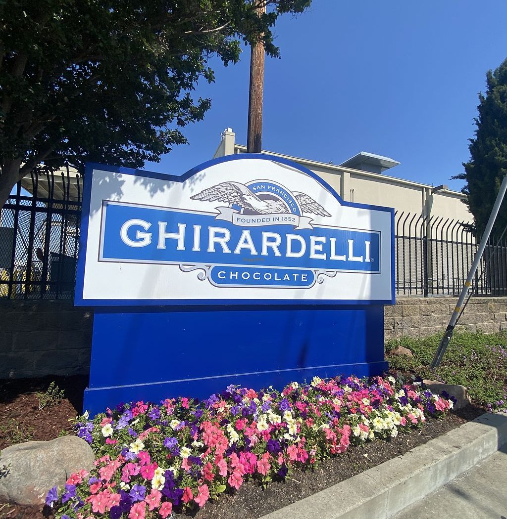 Ghirardelli Ice Cream & Chocolate Factory Outlet 2