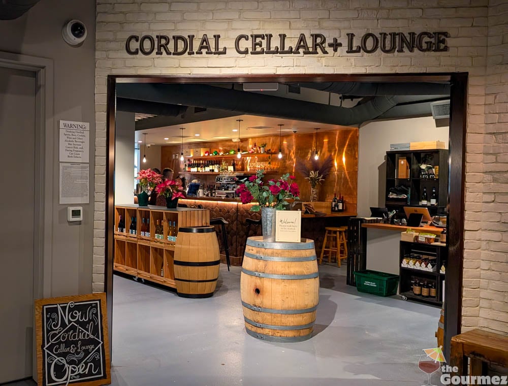 A Salon Of Fine Wine And Sophisticated Magic 4