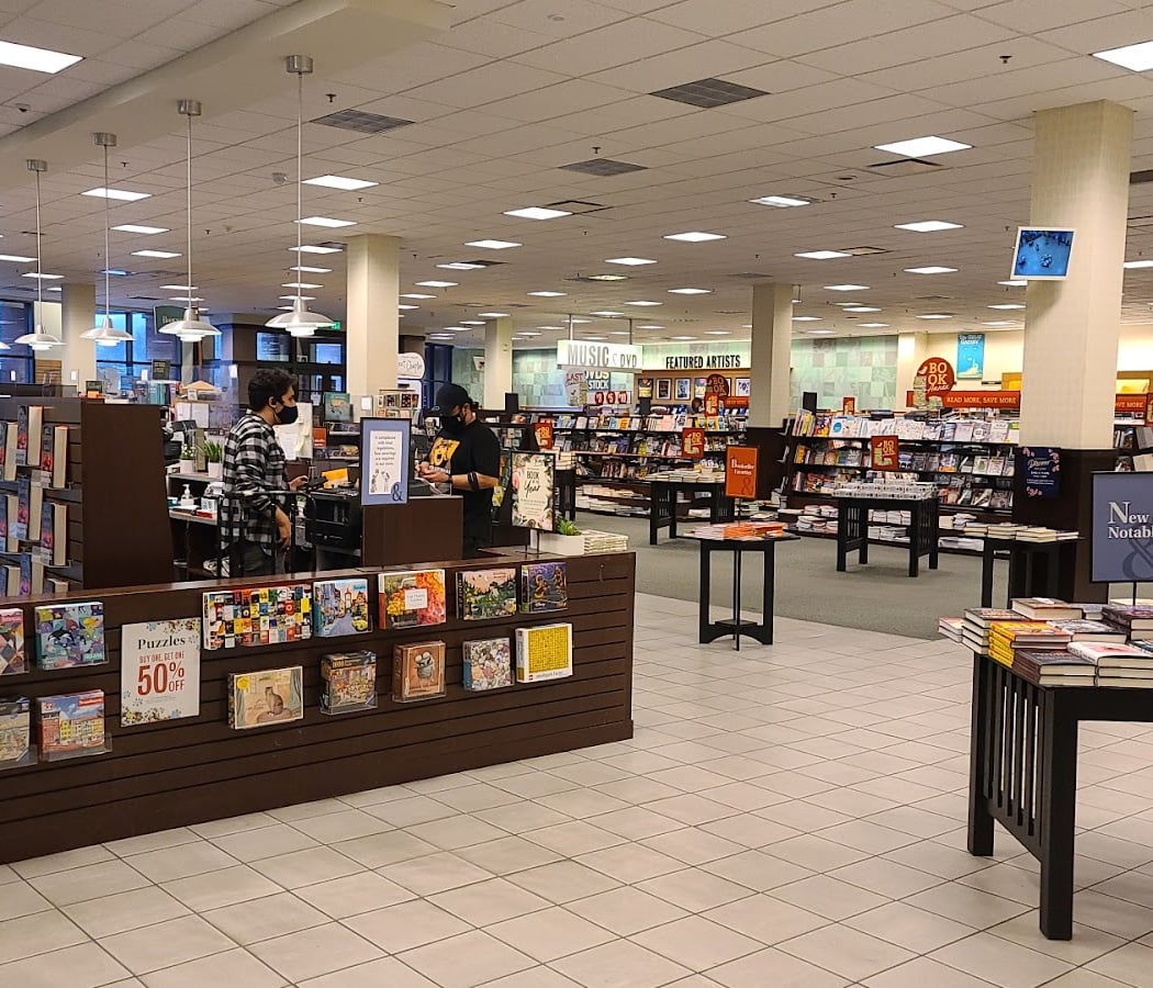 Barnes & Noble 3