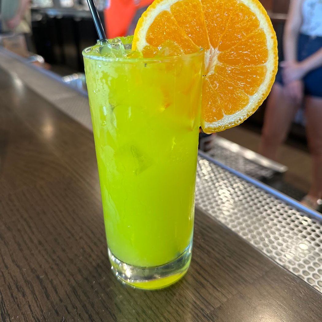 Cedars corner bar and kitchen 5