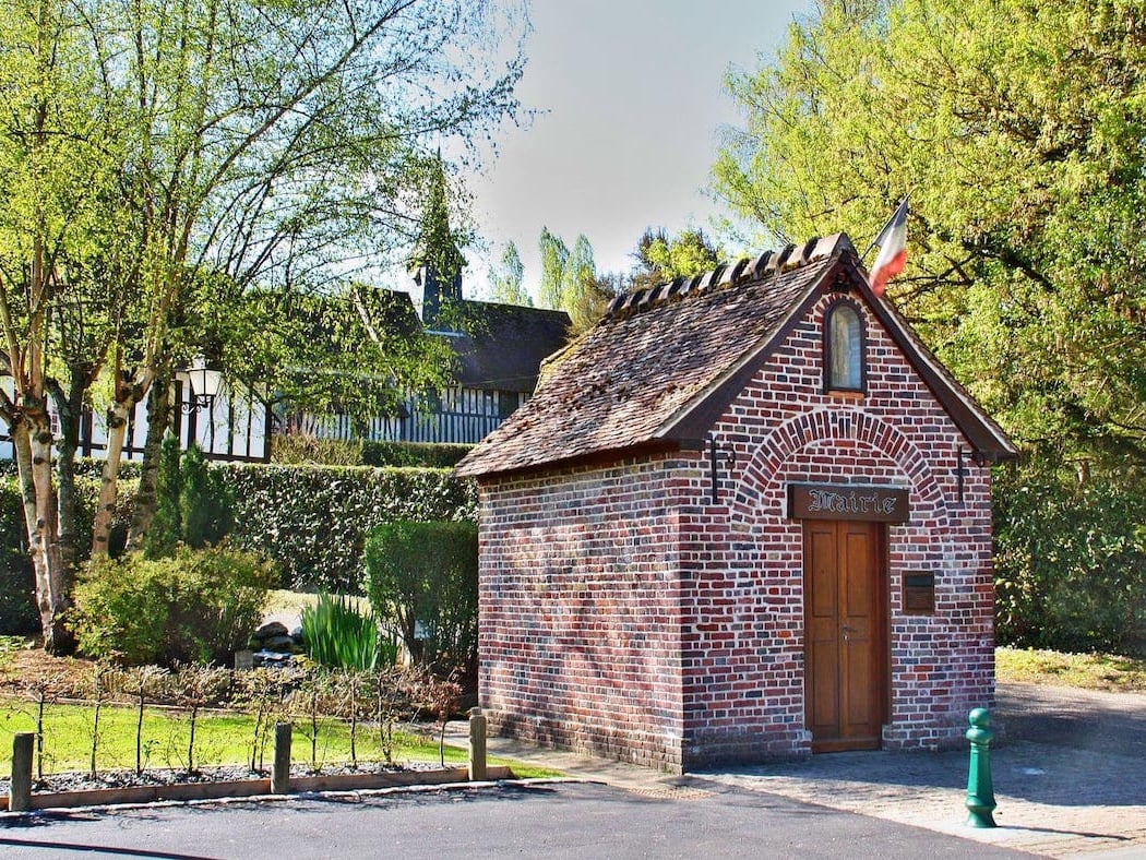 Mairie de Saint Germain de Pasquier 1