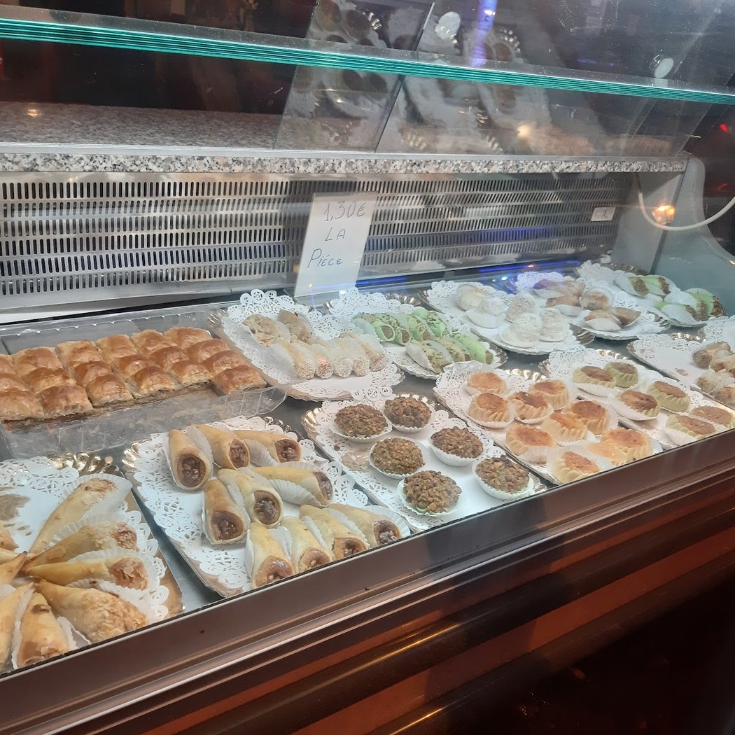 Le Sphinx Café 2