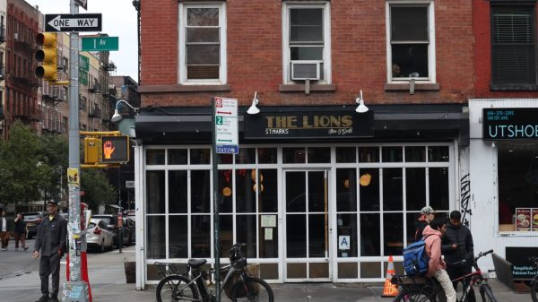 The Lions Bar & Grill 2