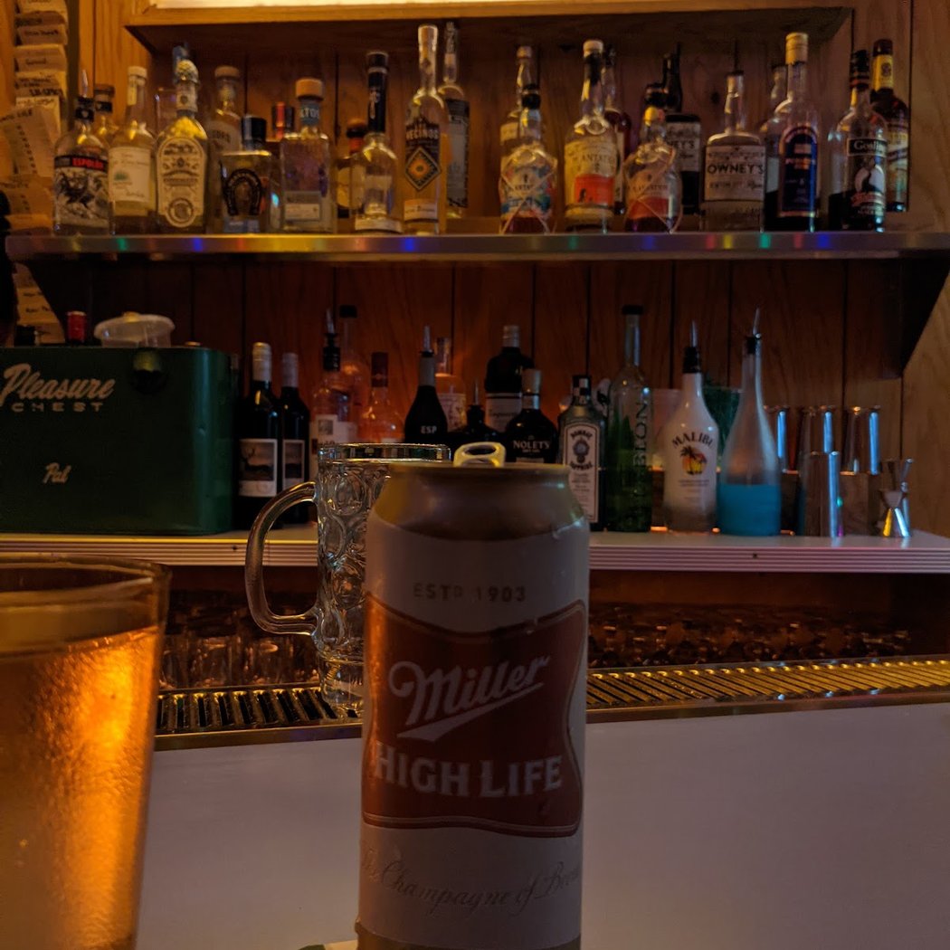 Honore Club 4