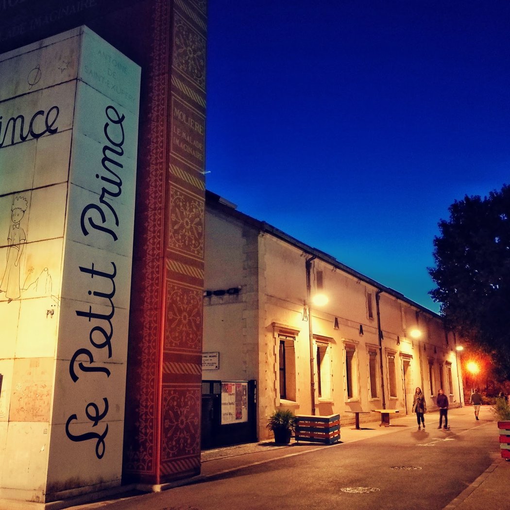 Public Library Les Méjanes - Cité du Livre 1