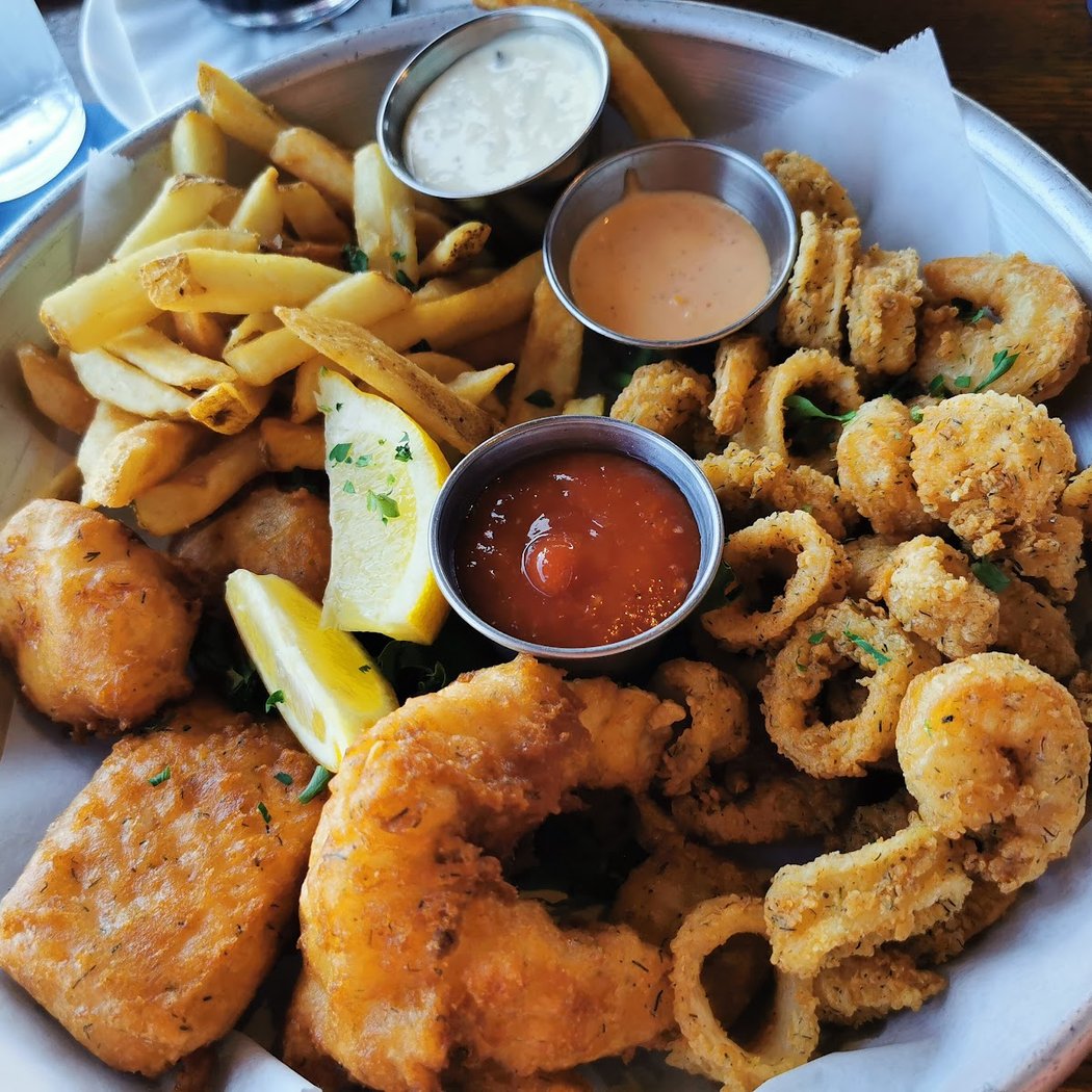 Lucas Wharf Restaurant & Bar 1