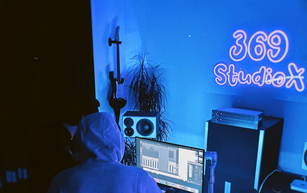 369StudioX 1